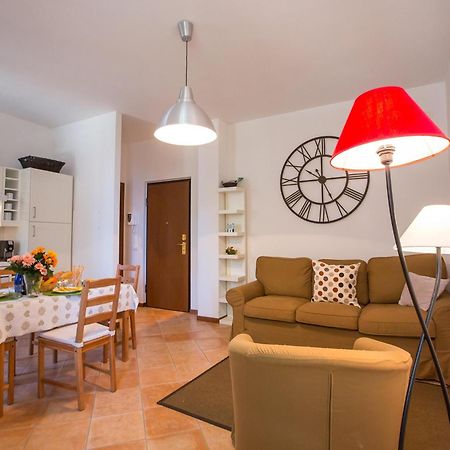 Casa Al Prato Apt. A Варенна Екстер'єр фото