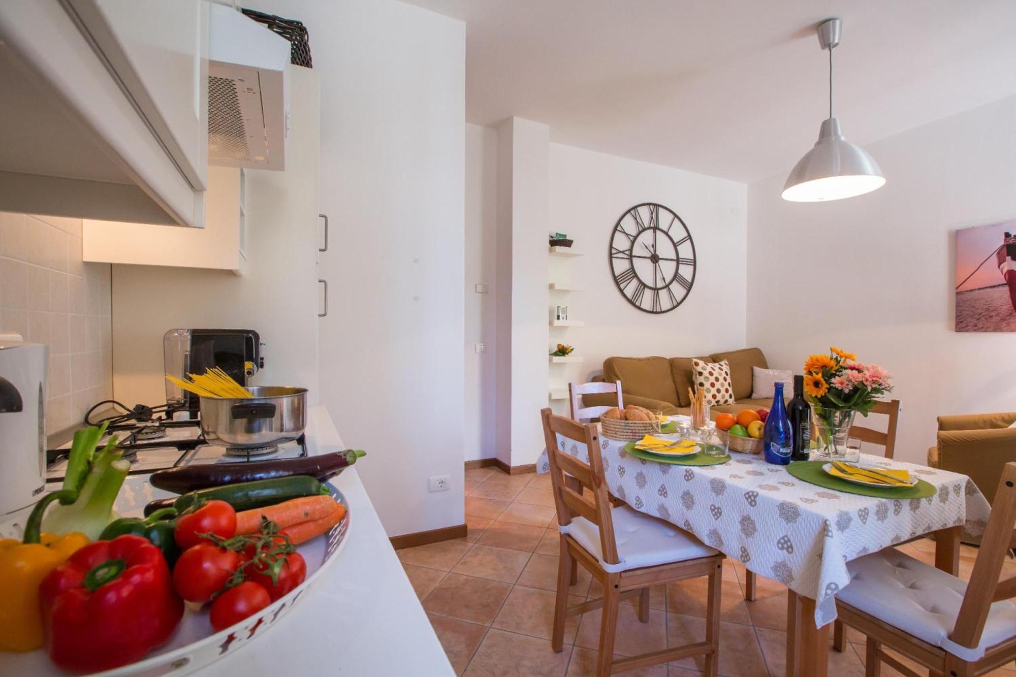 Casa Al Prato Apt. A Варенна Екстер'єр фото